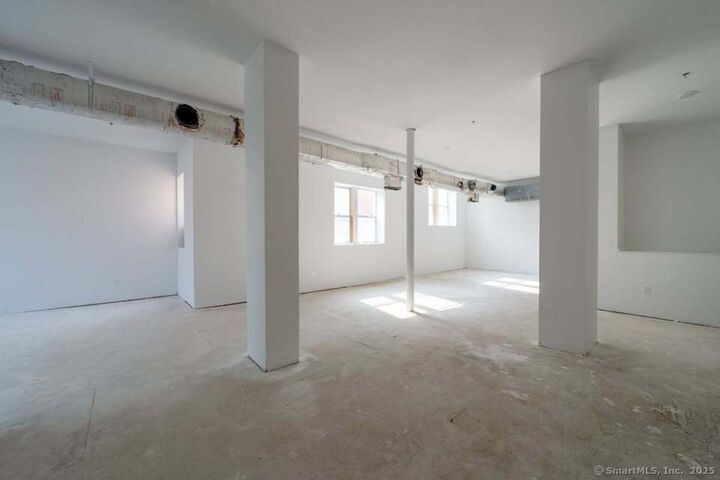 Property Photo:  853 Park Street  CT 06106 