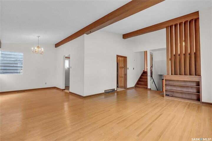 Property Photo:  2601 Irvine Avenue  SK S7J 2B2 