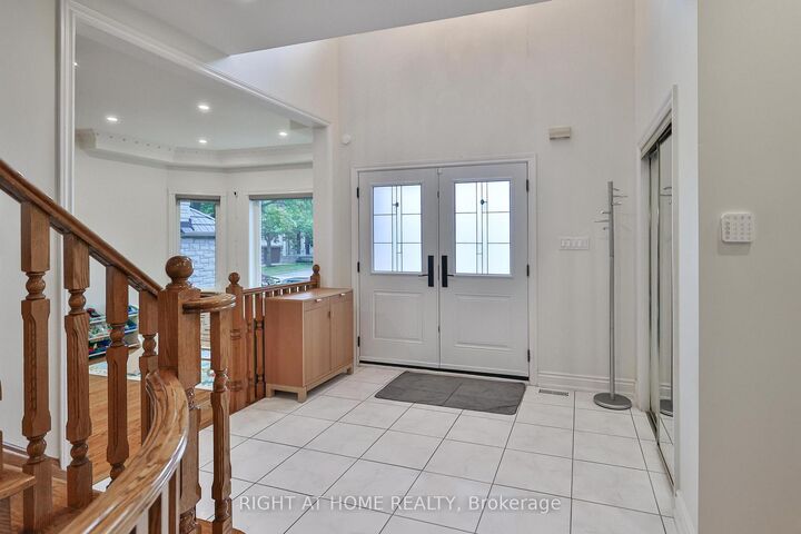 Photo de la propriété: 58 Yorkview Drive ON M2R 1J8