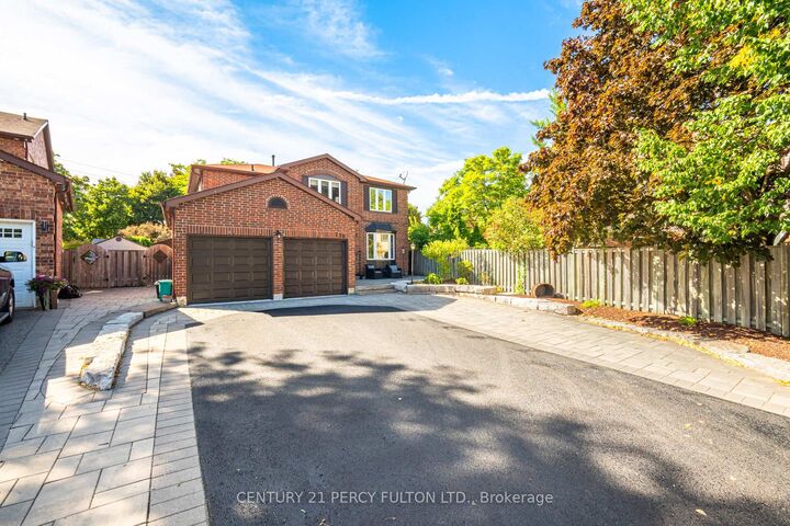Photo de la propriété: 718 Pebble Court ON L1V 3Z4