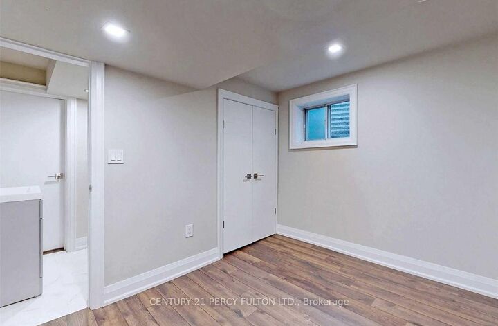 Photo de la propriété: 64 Royal Orchard Boulevard Bsmt ON L3T 3C5