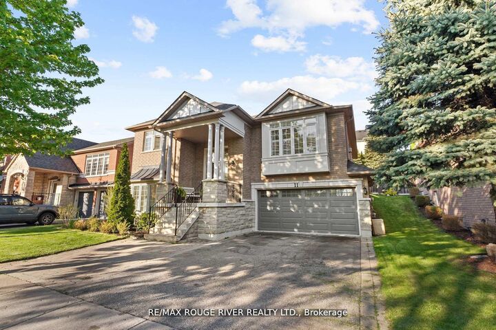 11 Maple Edge Lane  Whitby ON L1R 2M9 photo
