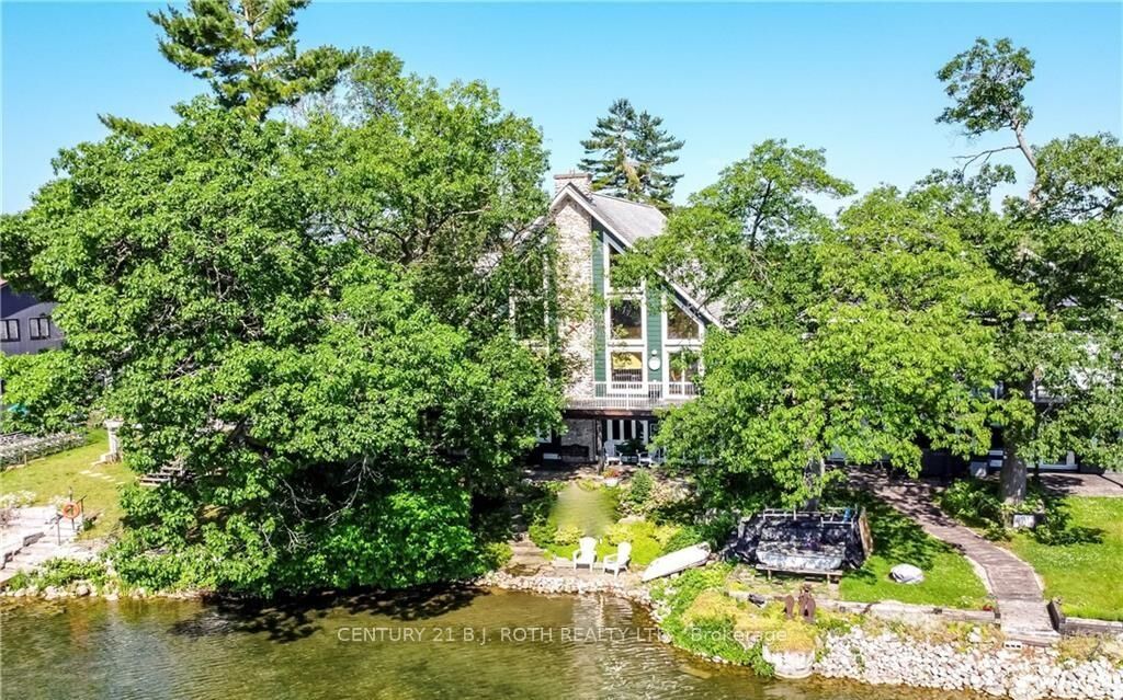 Property Photo: 3931 Menoke Beach Road ON L3V 0T9