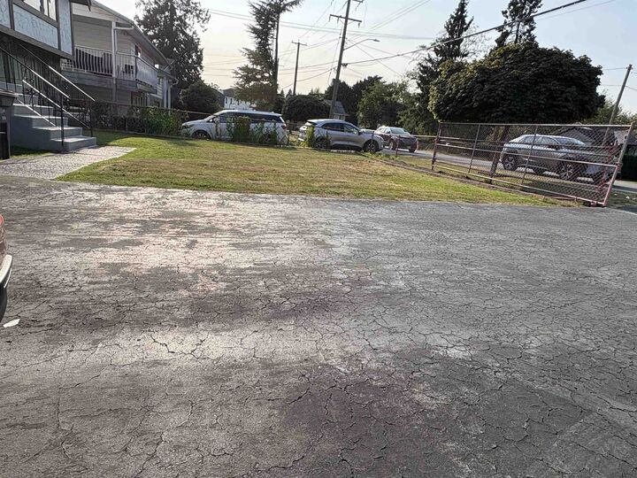 Photo de la propriété: 13434 98A Avenue BC V3T 1C8