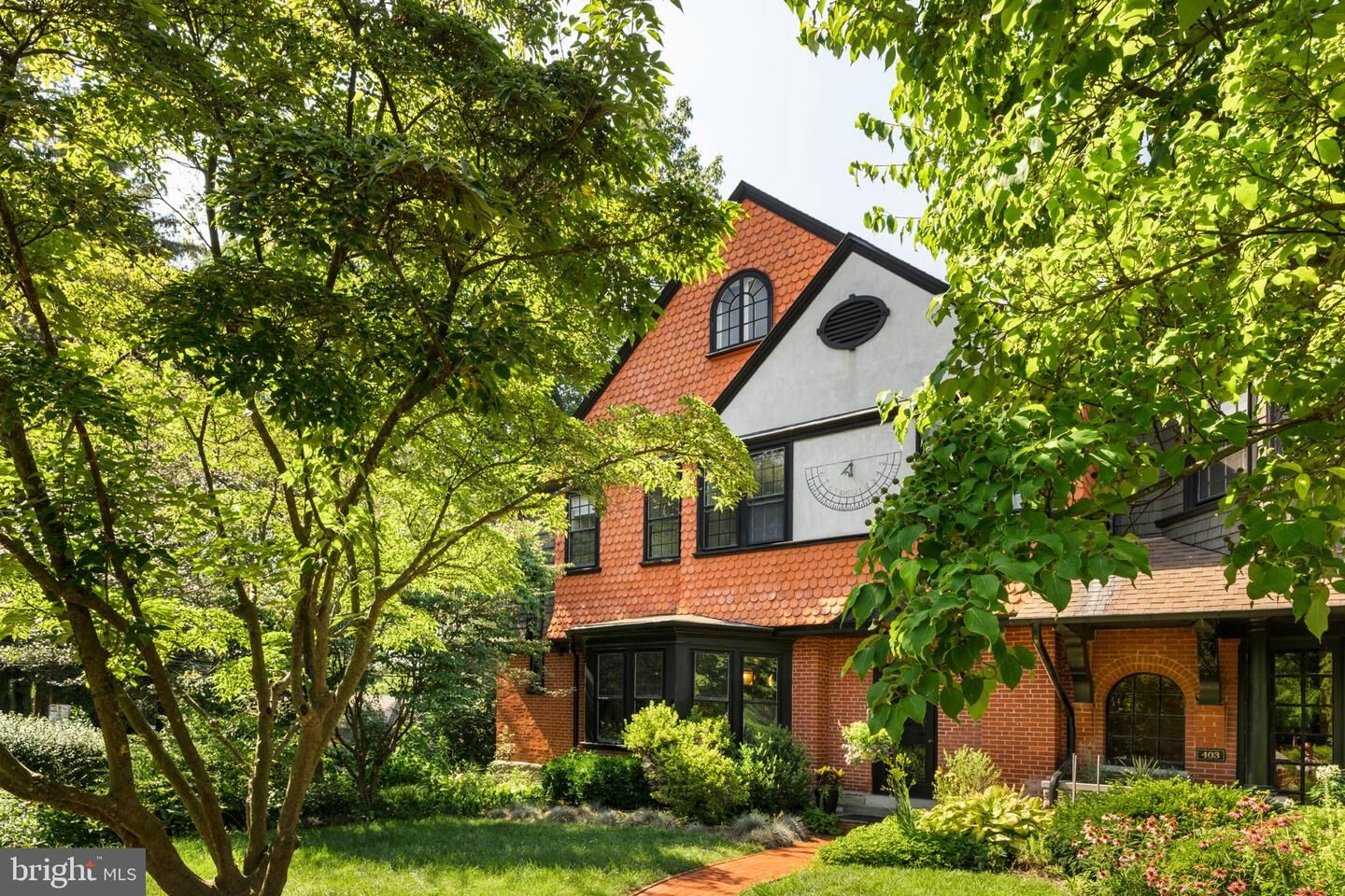 Property Photo:  401 E Evergreen Avenue  PA 19118 