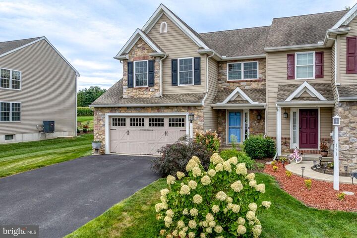 Property Photo:  129 Creekview Drive  PA 17562 