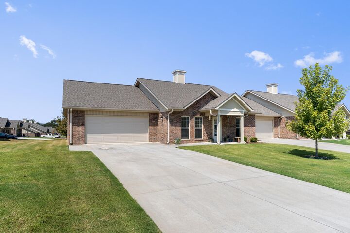 Property Photo:  1912 Maumee Court  AR 72653 
