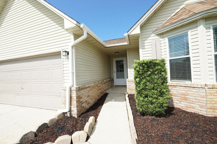 Property Photo: 406 Springate Court FL 32569