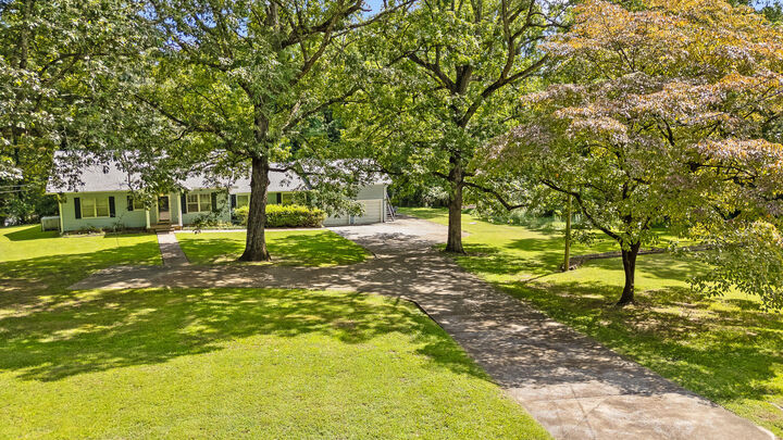 Property Photo: 1702 James Boulevard TN 37377