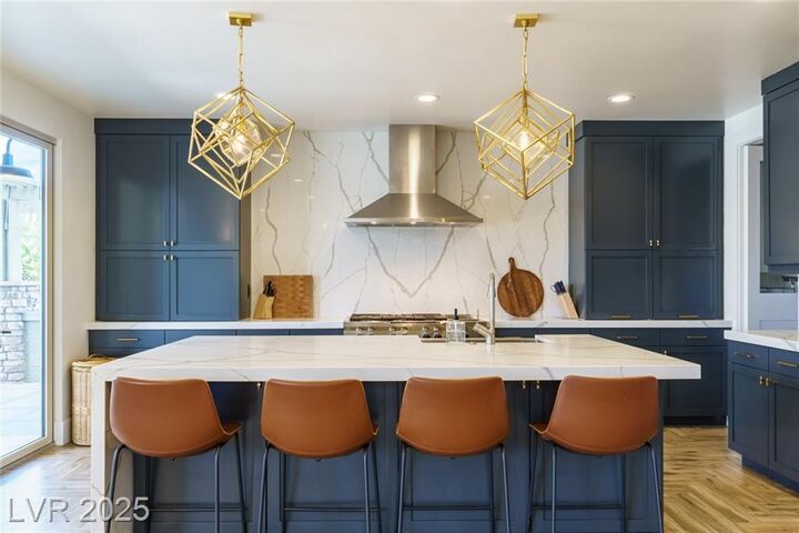 Property Photo: 7476 Mezzanine View Avenue NV 89178