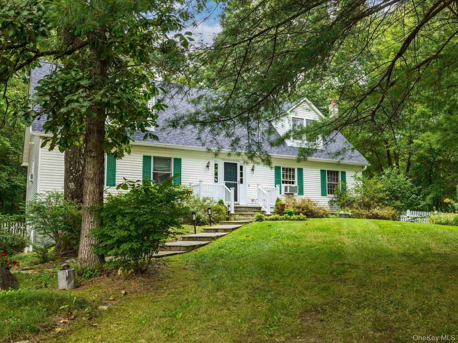 Property Photo:  77 W Long Meadow Drive  NY 12580 