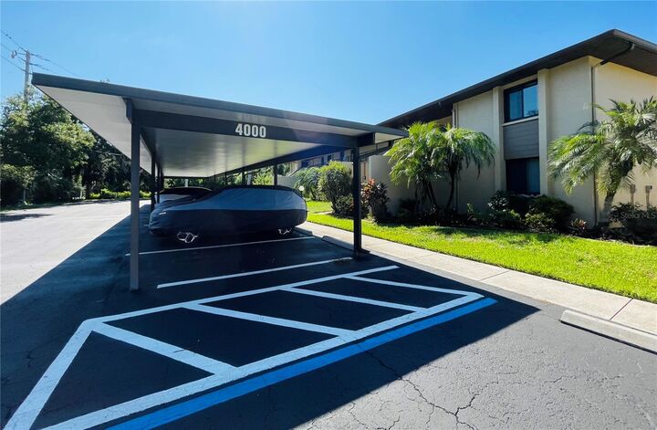 Property Photo:  4000 Oakview Drive L9  FL 33980 