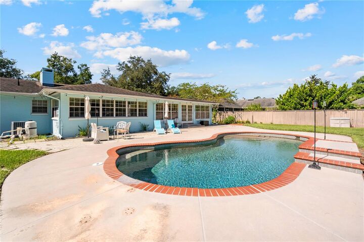 Property Photo: 915 Garden Drive FL 32789