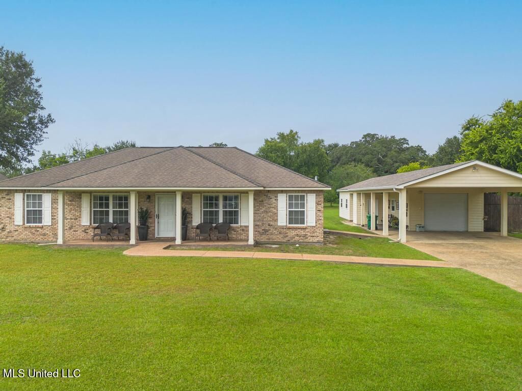 Property Photo:  515 Amelda Street  MS 39576 