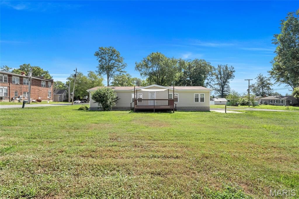 Property Photo: 450 W Schuetz Street IL 62254