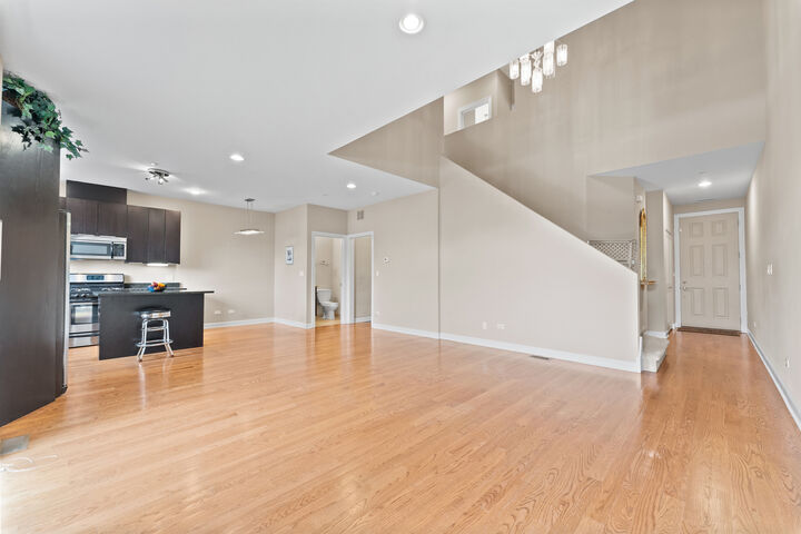 Property Photo:  86 Northfield Terrace  IL 60090 