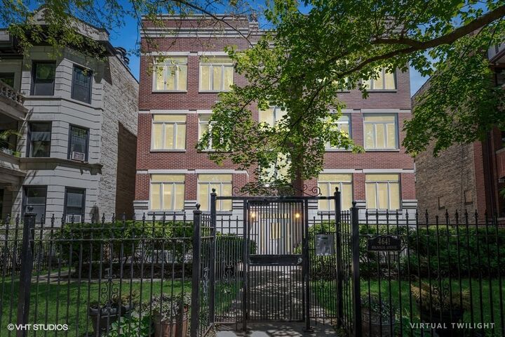 4641 N Magnolia Avenue 3S  Chicago IL 60640 photo