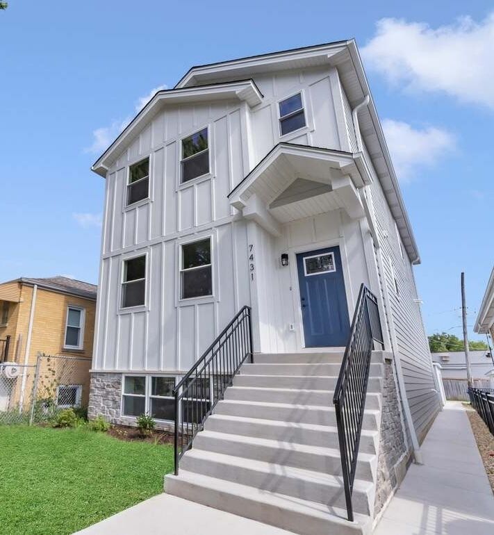 7431 W Forest Preserve Avenue  Chicago IL 60634 photo
