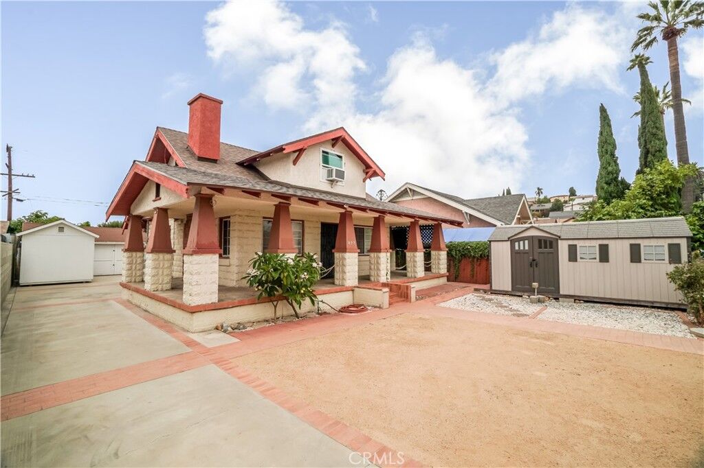 Property Photo:  427 N Hicks Avenue  CA 90063 