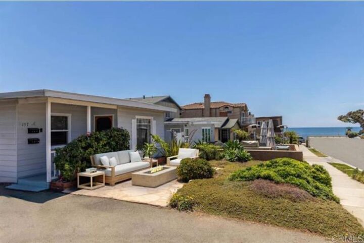 157 Maple Ave.  Carlsbad CA 92008 photo