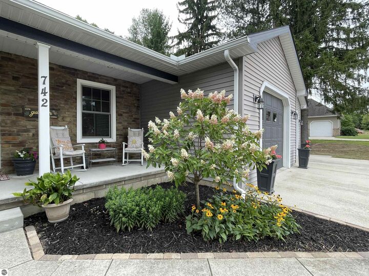 Property Photo: 742 Blossomwood Drive MI 48617