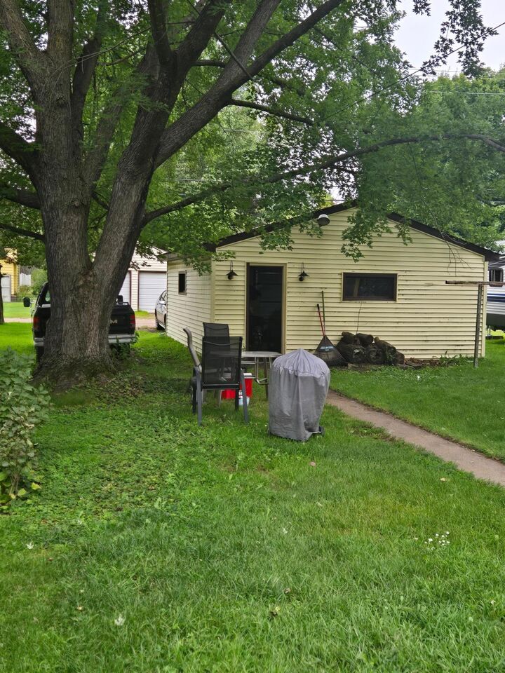 Property Photo:  725 7th Street NE  MN 56345 