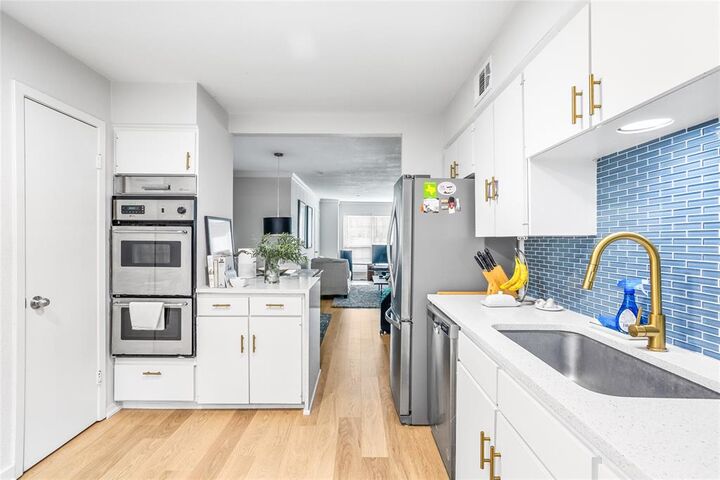 7924 Royal Lane 106  Dallas TX 75230 photo