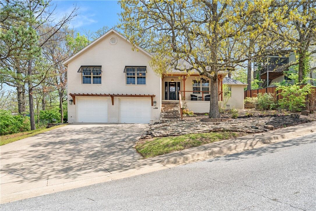 Property Photo: 1136 N Oak Drive AR 72701