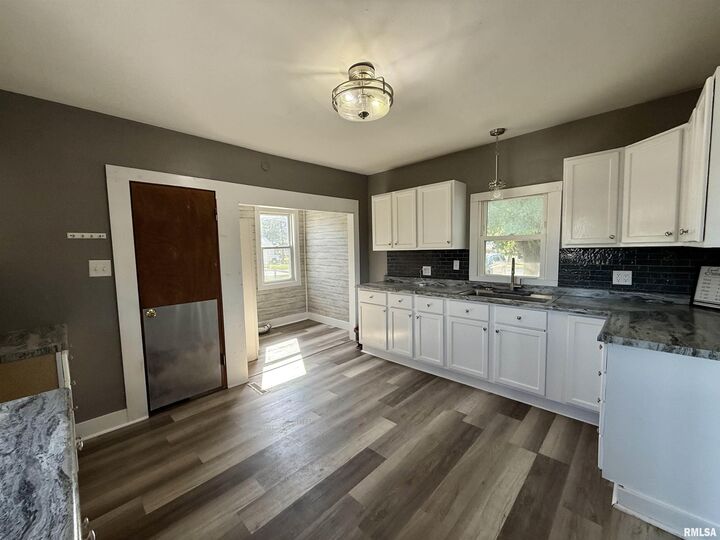 Property Photo:  975 Old West Locust Street  IL 61520 