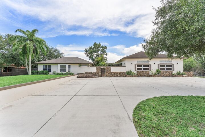 17798 W Sycamore Drive  The Acreage FL 33470 photo