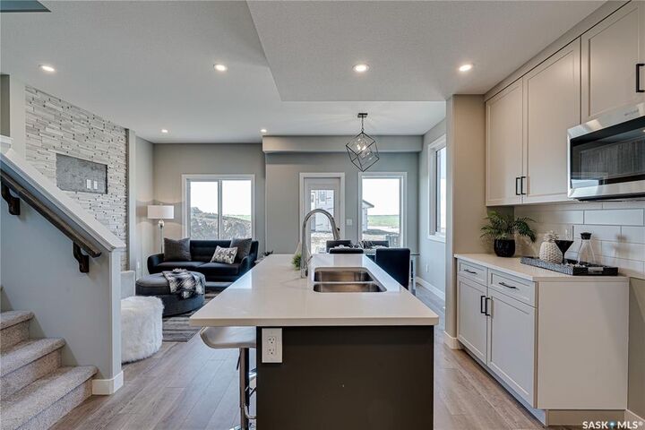 Property Photo: 483 Doran Crescent SK S7V 1W3