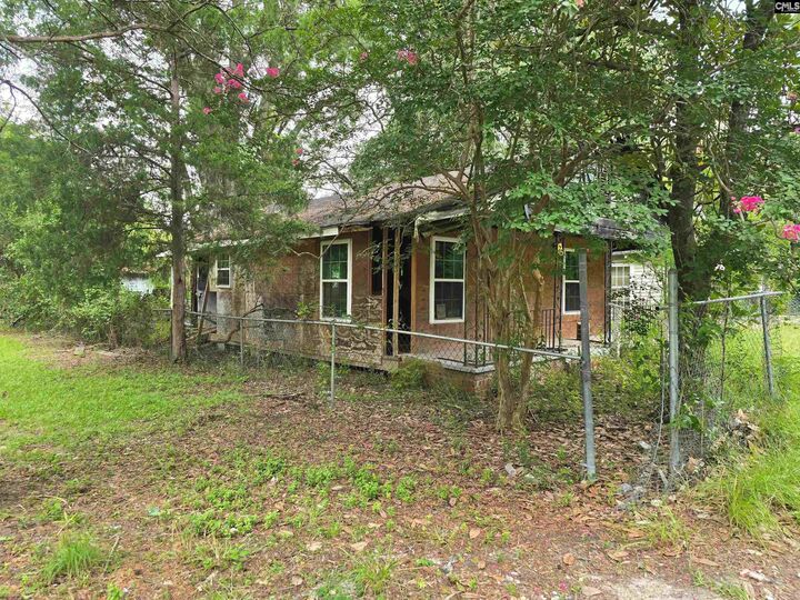 Property Photo:  718 King  SC 29020 