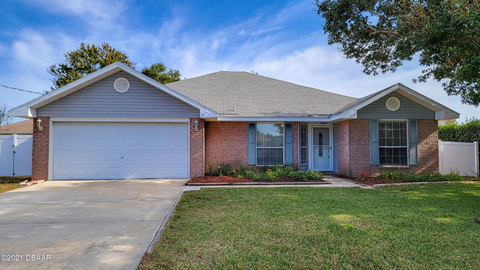 Property Photo: 6 Freemont Court FL 32137