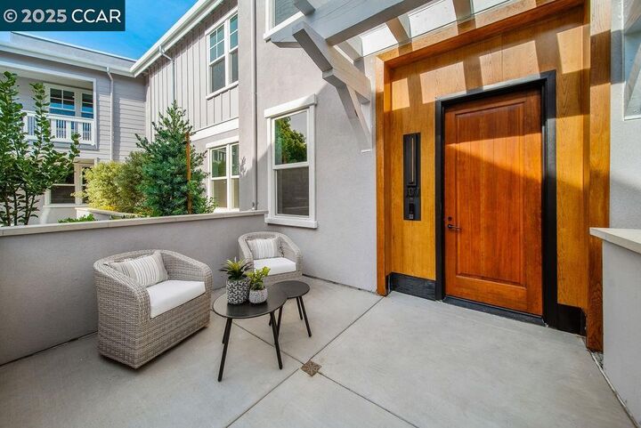 Property Photo: 600 Hartz Ave 206 CA 94526