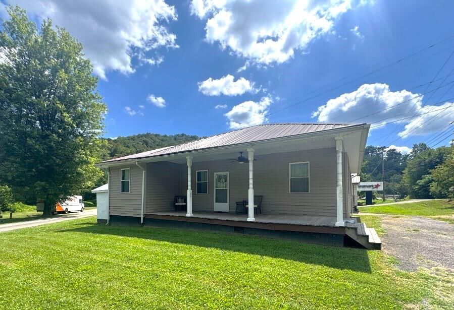 Property Photo: 157 Island Creek Road KY 41501