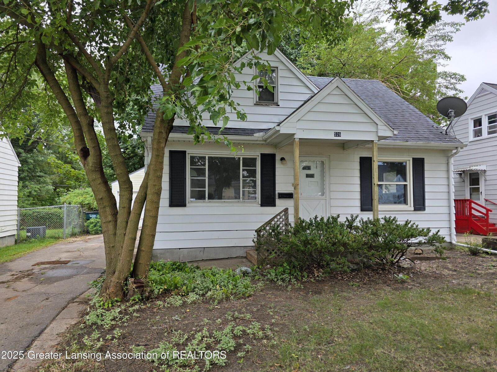 Property Photo: 526 Fenton Street MI 48910