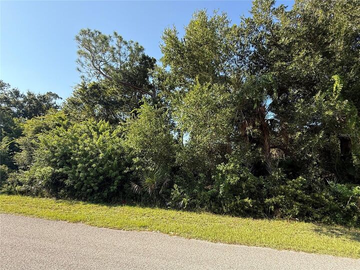 Property Photo:  17517 Elmwood Avenue  FL 33948 
