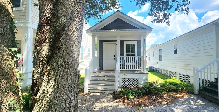 Property Photo: 2207 Government Street MS 39564