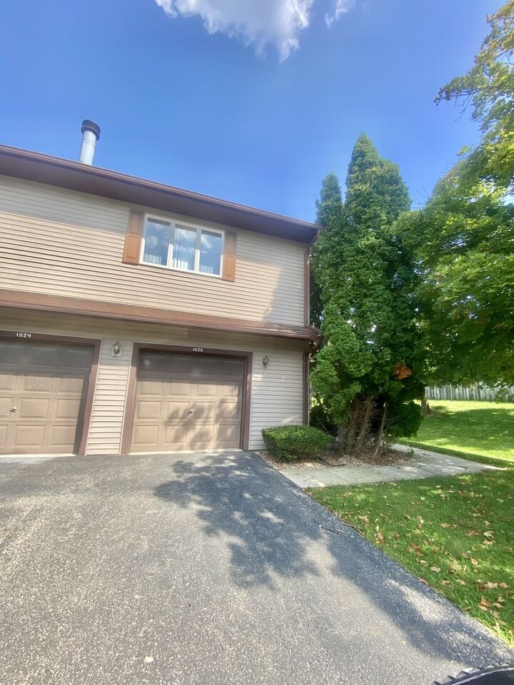 1826 Kerrybrook Court 1826  Sycamore IL 60178 photo