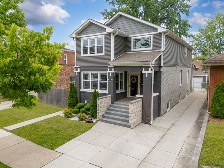 Property Photo:  9124 S Bell Avenue  IL 60643 