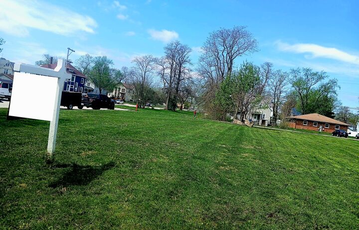 Property Photo:  215 N Rosewood Avenue  IL 60901 