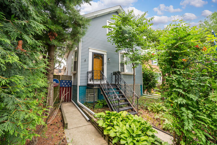 314 Custer Avenue  Evanston IL 60202 photo