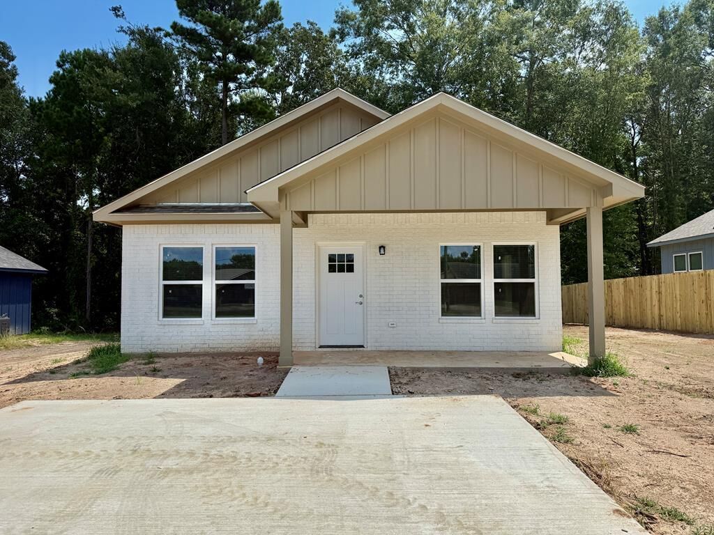 Property Photo:  1710 Sayers Street  TX 75904 