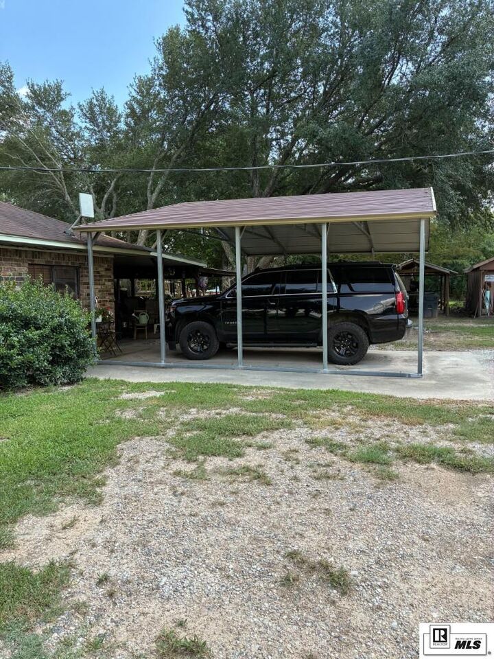 Property Photo: 199 Highway 852 LA 71269