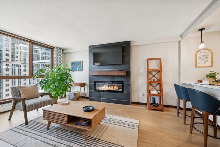 Property Photo:  433 S 7th Street 1919  MN 55415 