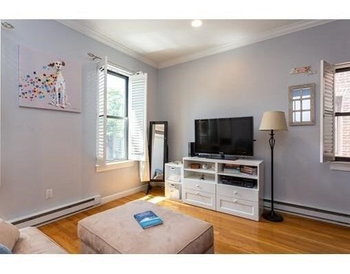 Property Photo:  17 Follen St 3R  MA 02116 