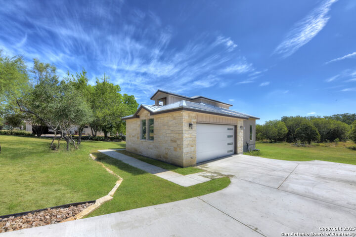 Property Photo: 105 River Bluff TX 78009