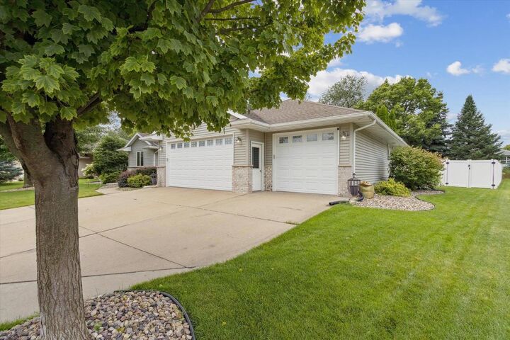 Property Photo: 4295 Huntinghorne Drive WI 53546