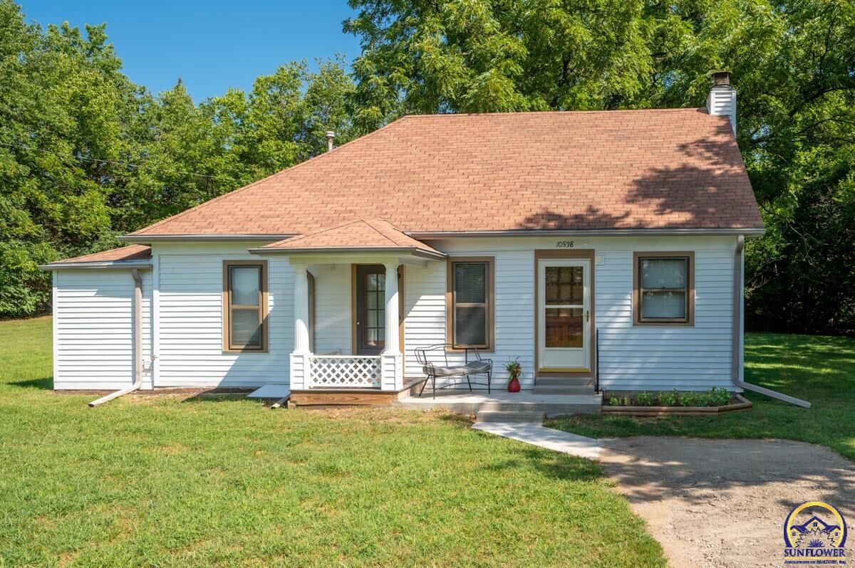 Property Photo: 10538 NW 70th St KS 66539
