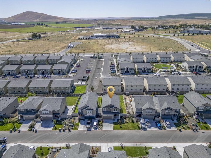 Property Photo: 7945 Ranchland Lane WA 99353
